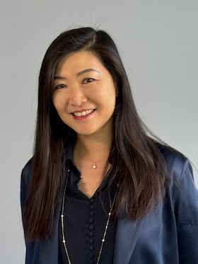 Staff member Sunni Wang from ID_42e07481b7e9