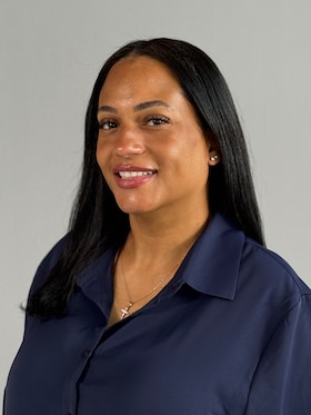 Staff member Gloria Alvarez from ID_a4cca92f35e7