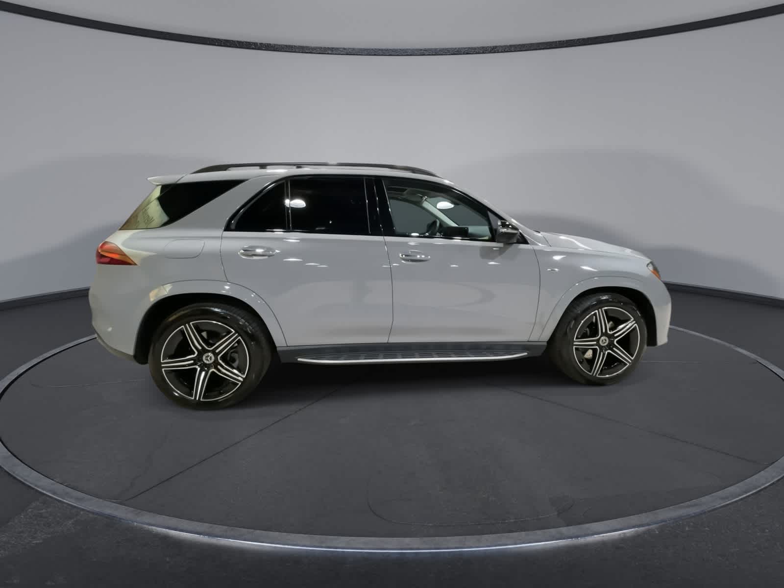 Thumbnail: 2025 Mercedes-Benz GLE - 13