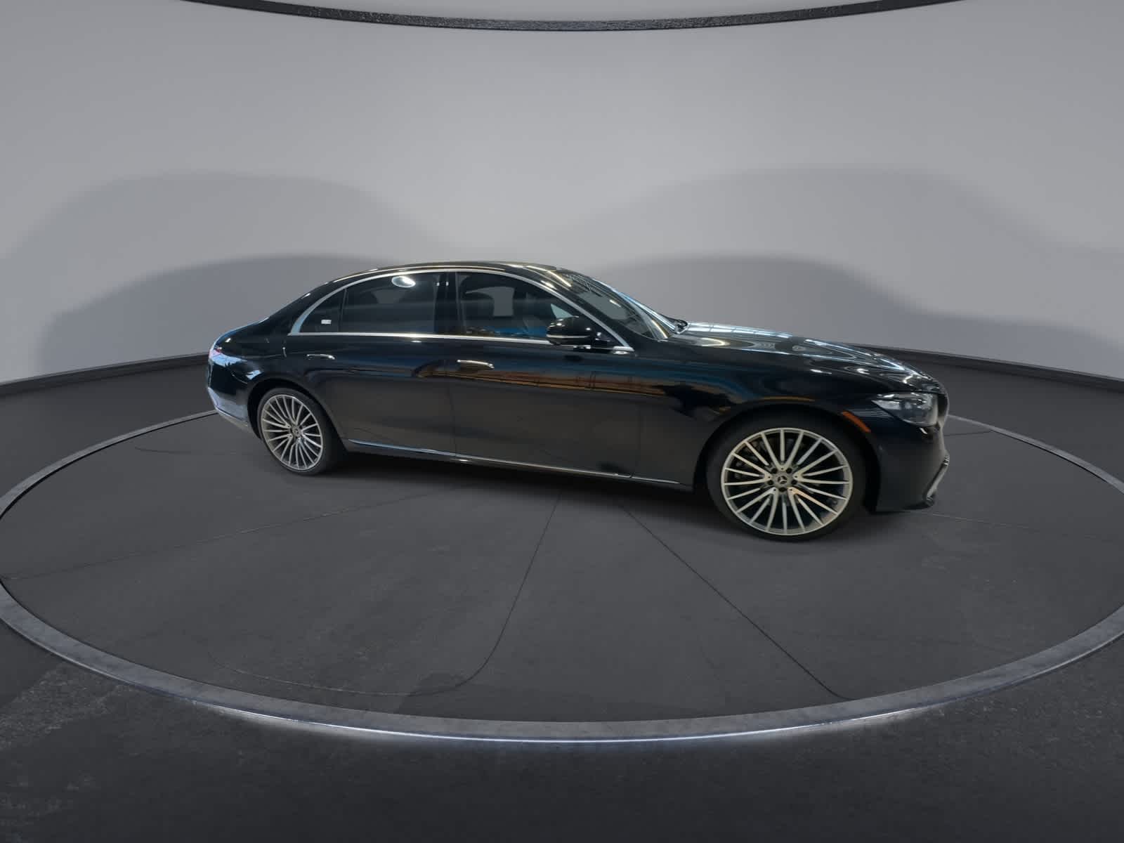 Thumbnail: 2022 Mercedes-Benz S-Class - 13