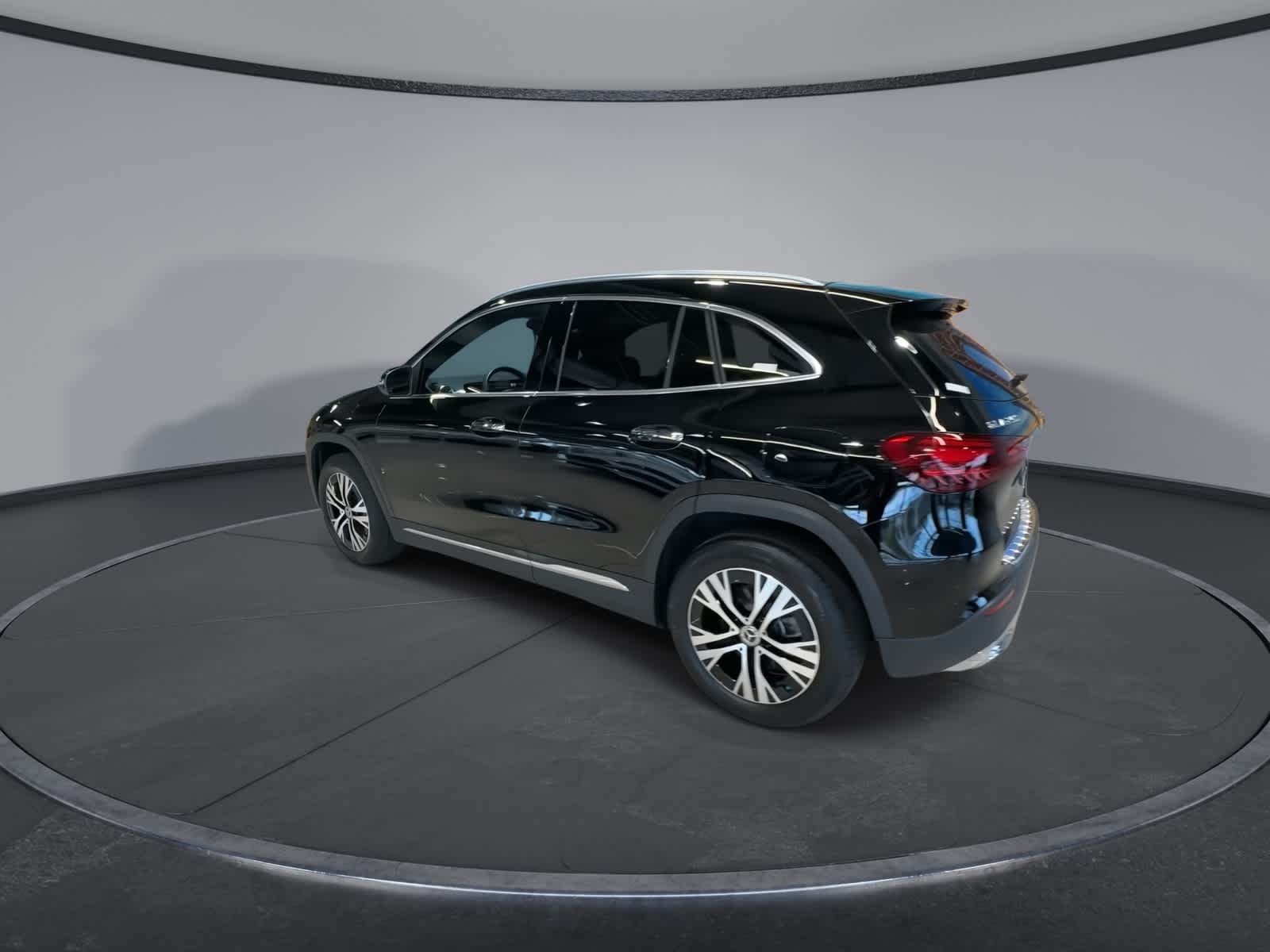 Thumbnail: 2026 Mercedes-Benz GLB - 10