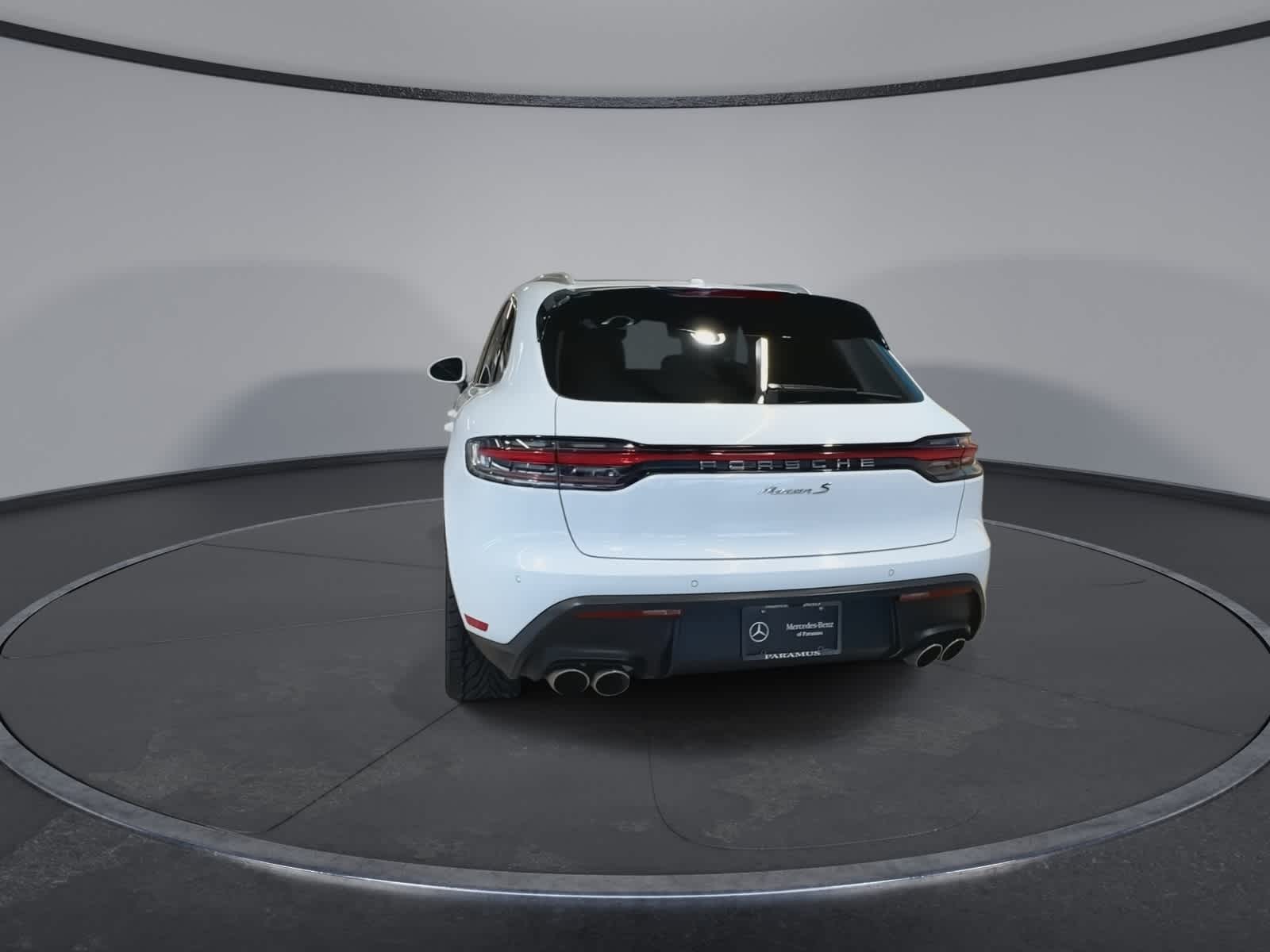 Thumbnail: 2023 Porsche Macan - 9