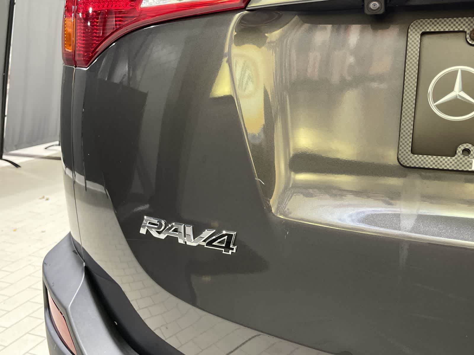 Thumbnail: 2015 Toyota RAV4 - 19