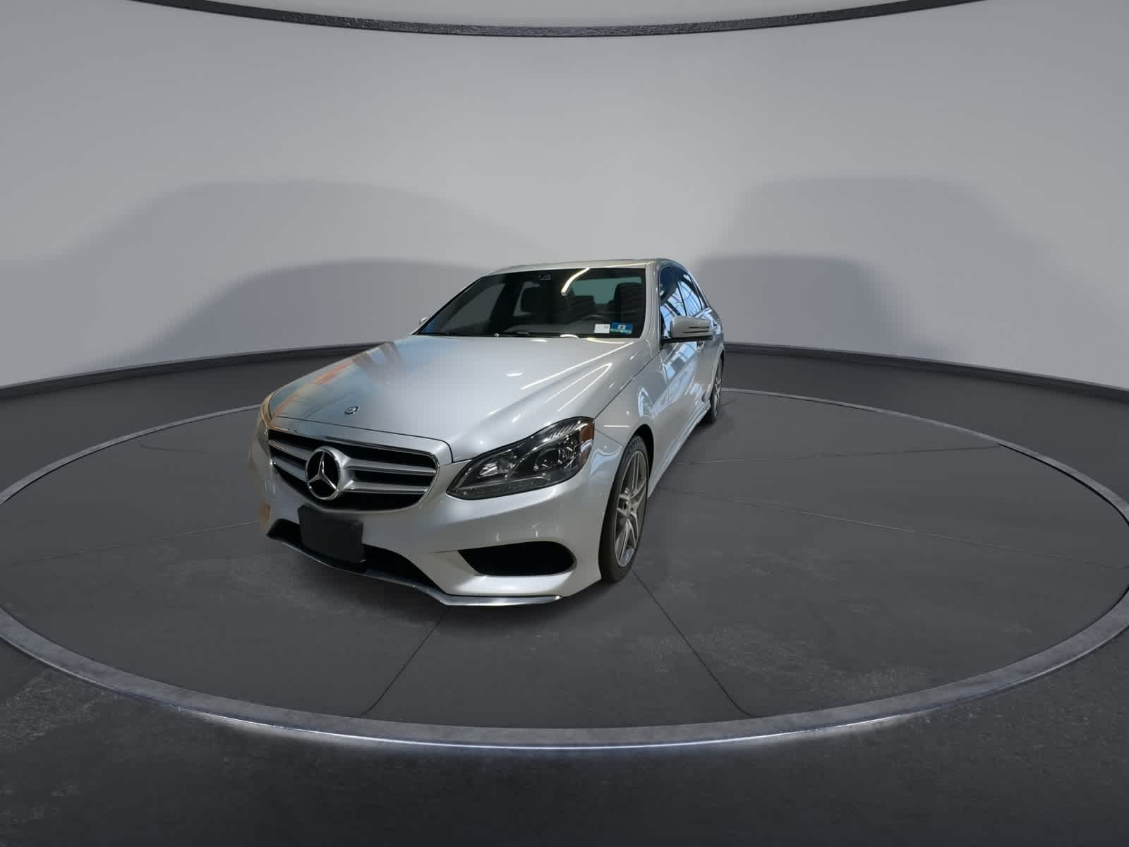 Thumbnail: 2016 Mercedes-Benz E-Class - 4