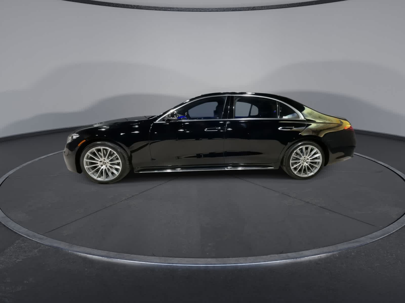 Thumbnail: 2023 Mercedes-Benz S-Class - 7