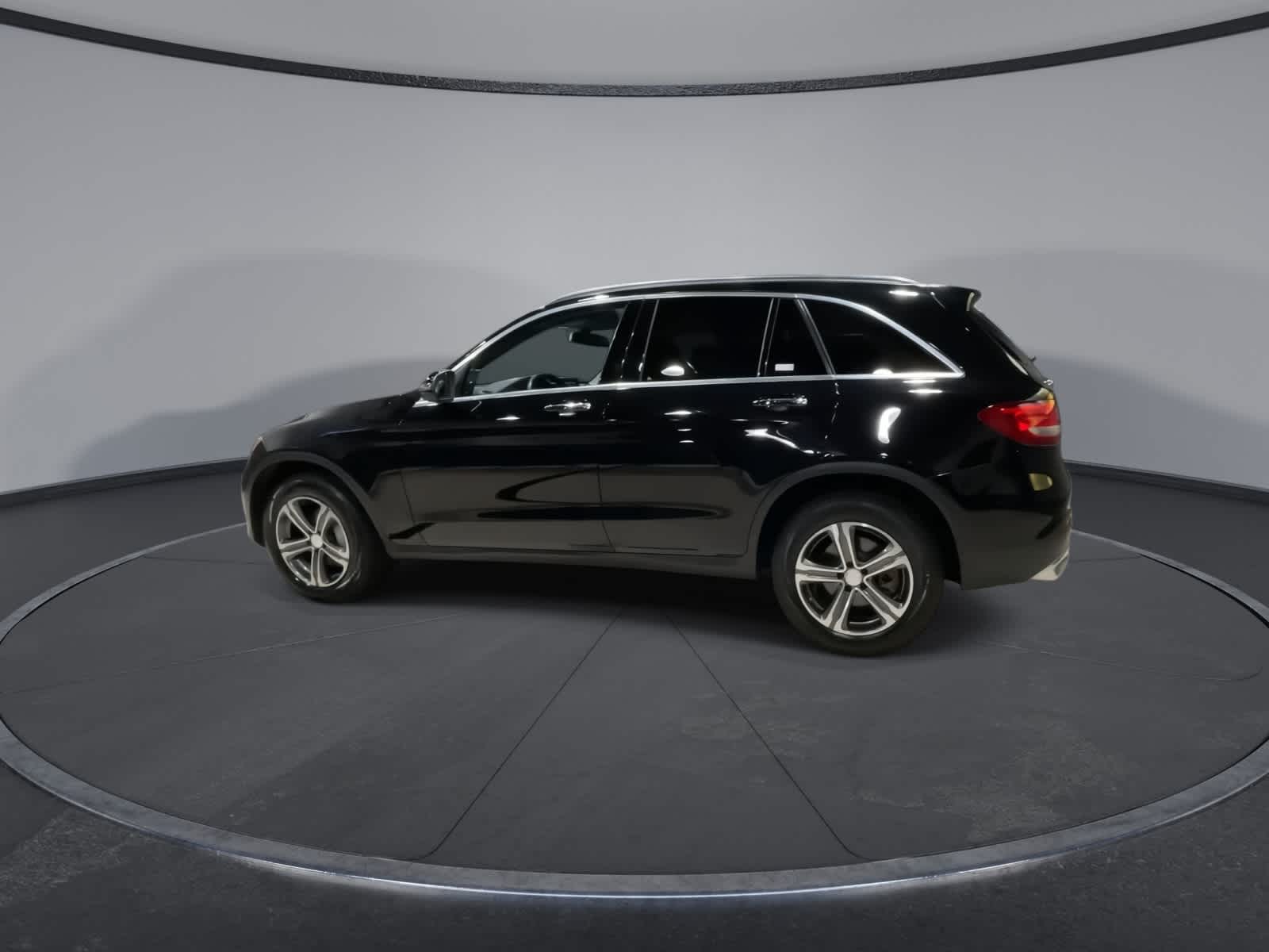 Thumbnail: 2016 Mercedes-Benz GLC - 8