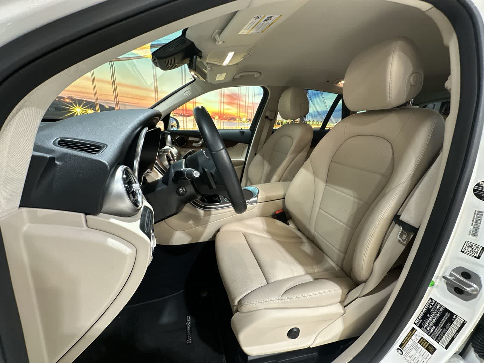 Thumbnail: 2022 Mercedes-Benz GLC - 23