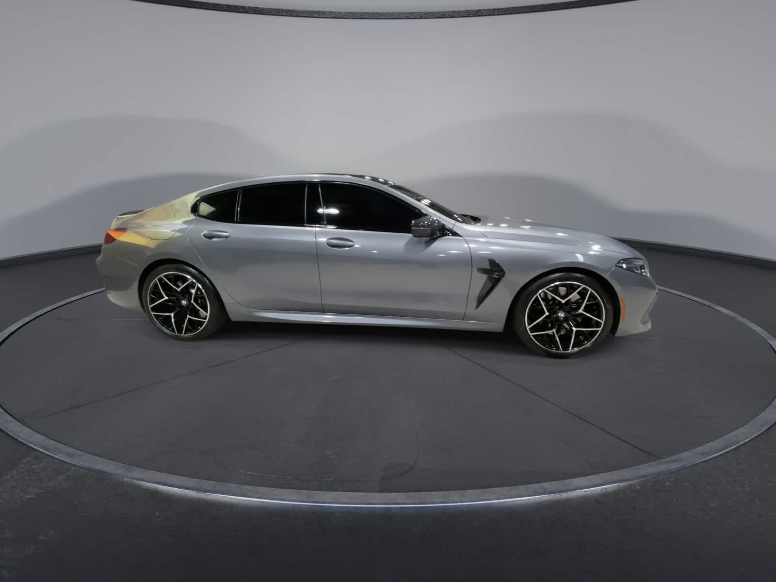 Thumbnail: 2023 BMW M8 - 13