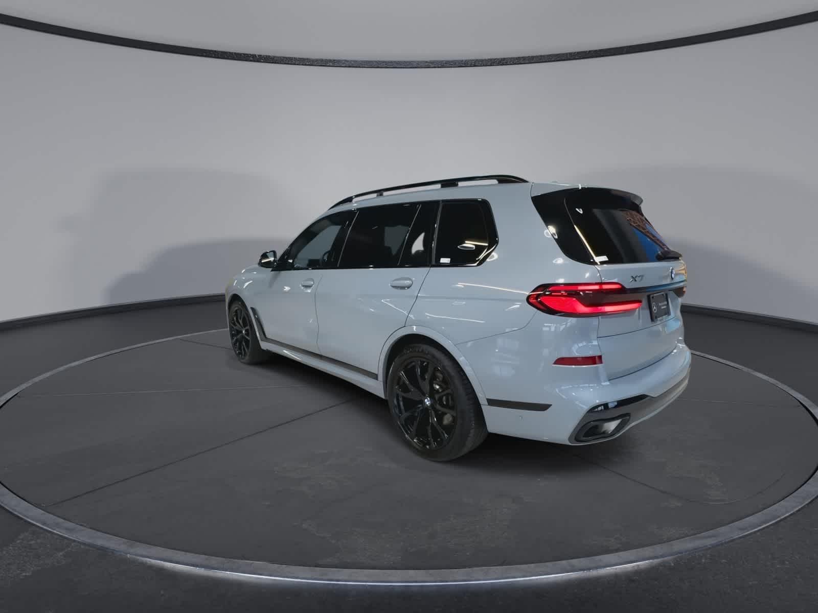 Thumbnail: 2025 BMW X7 - 8