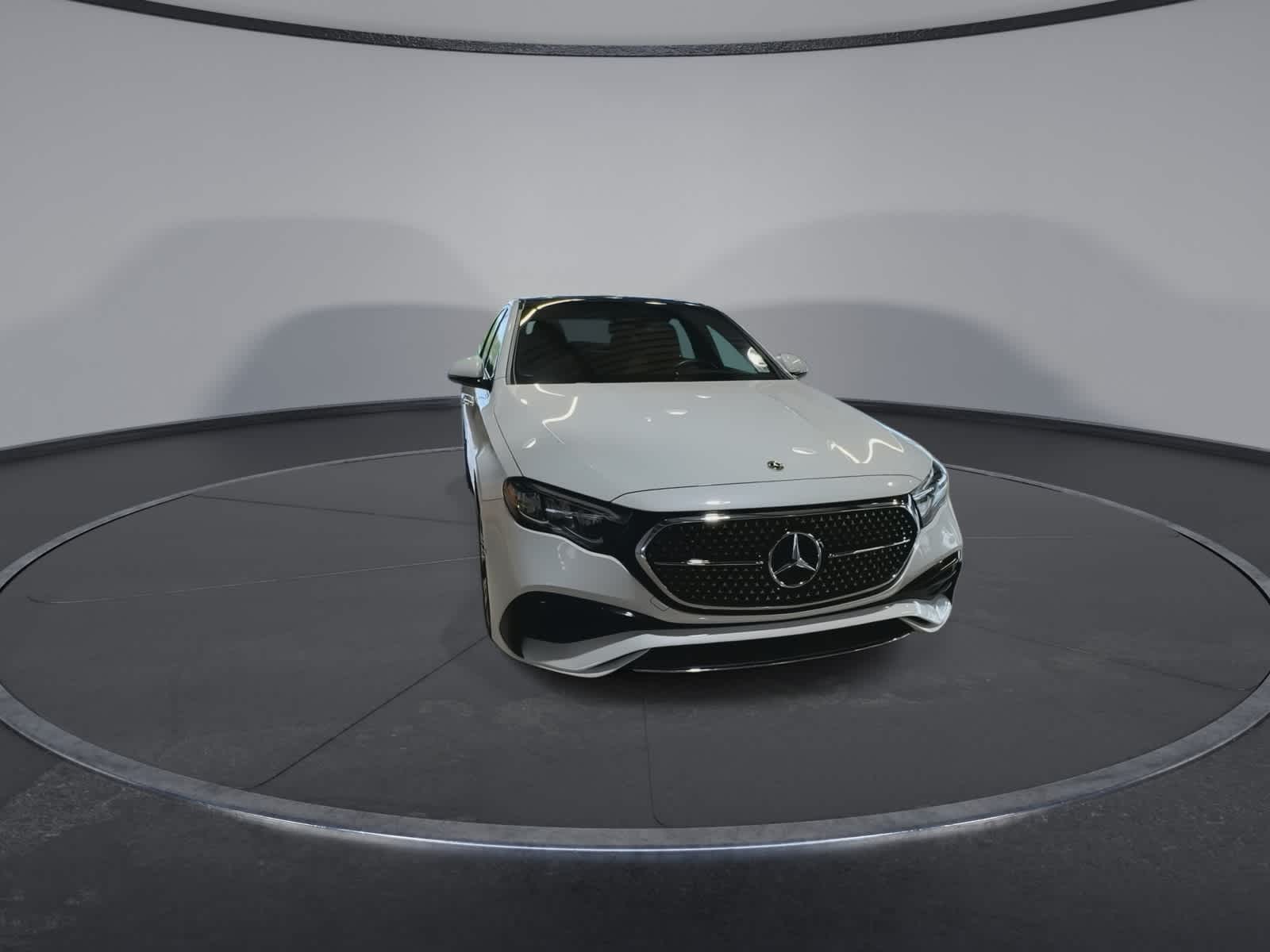 Thumbnail: 2025 Mercedes-Benz E-Class - 3