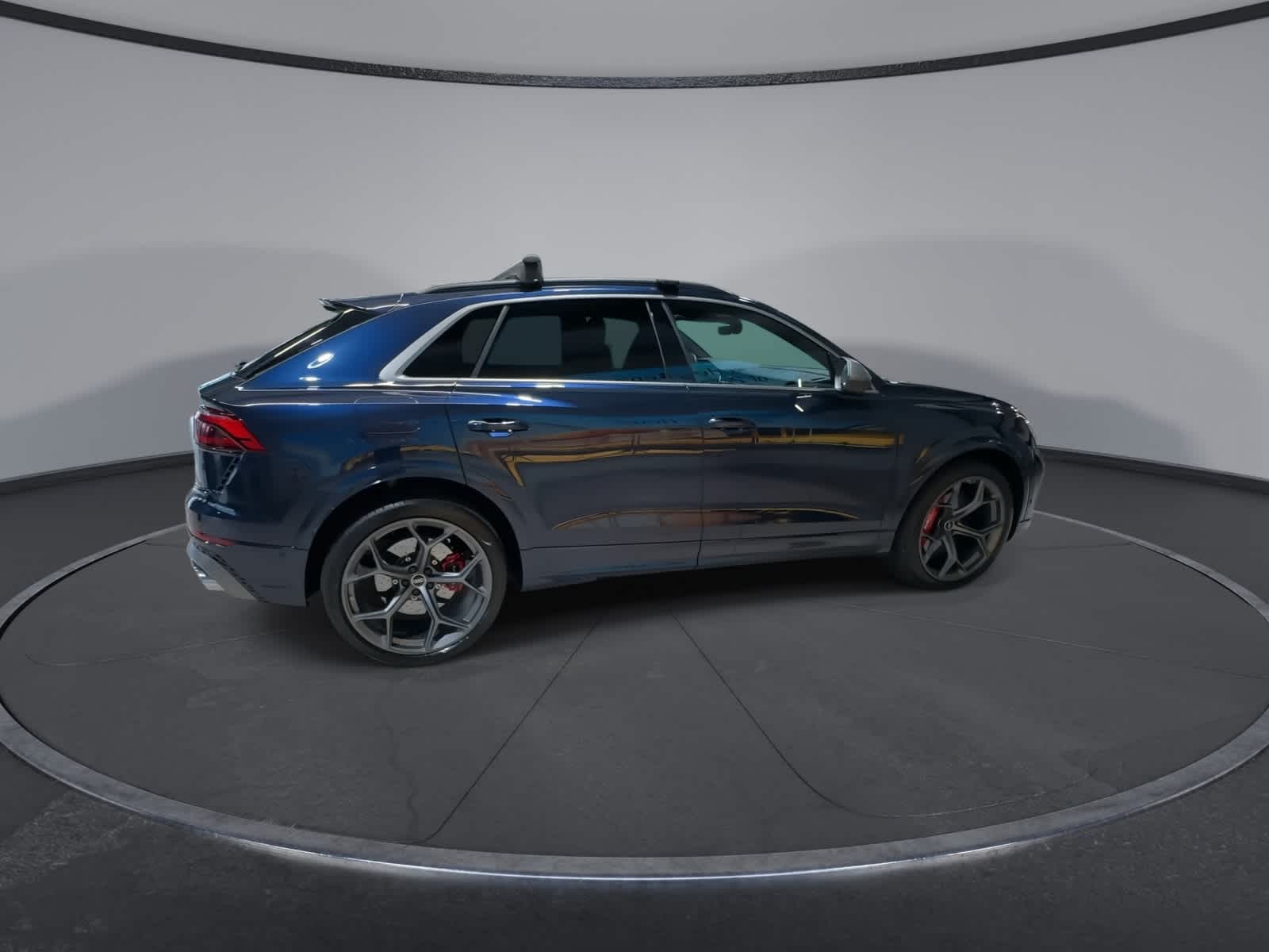 Thumbnail: 2025 Audi RS Q8 - 12