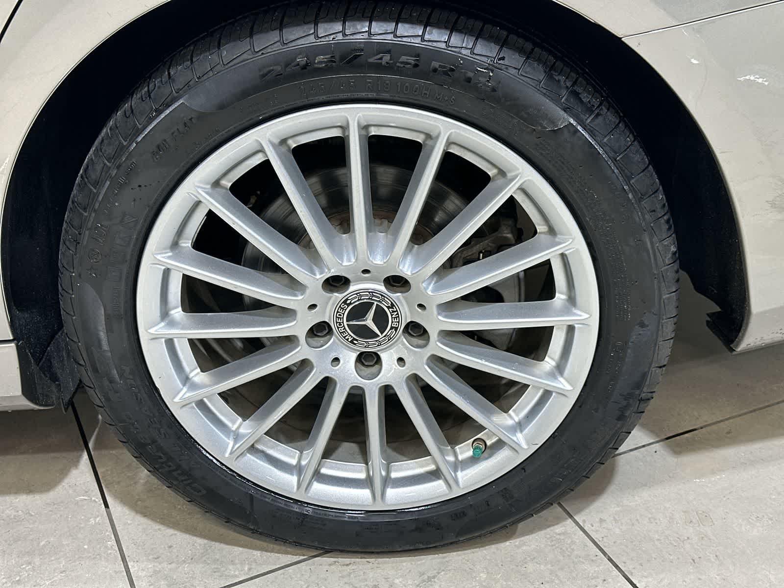 Thumbnail: 2022 Mercedes-Benz E-Class - 20