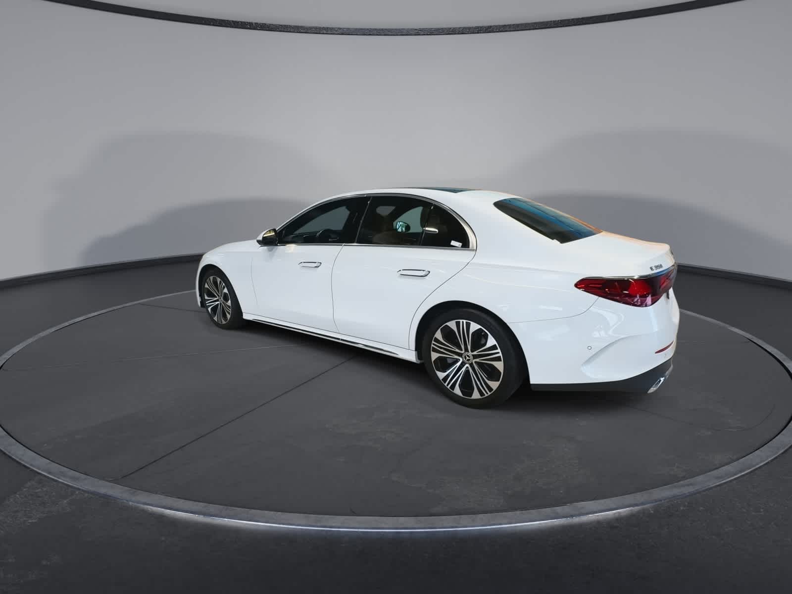 Thumbnail: 2025 Mercedes-Benz E-Class - 8