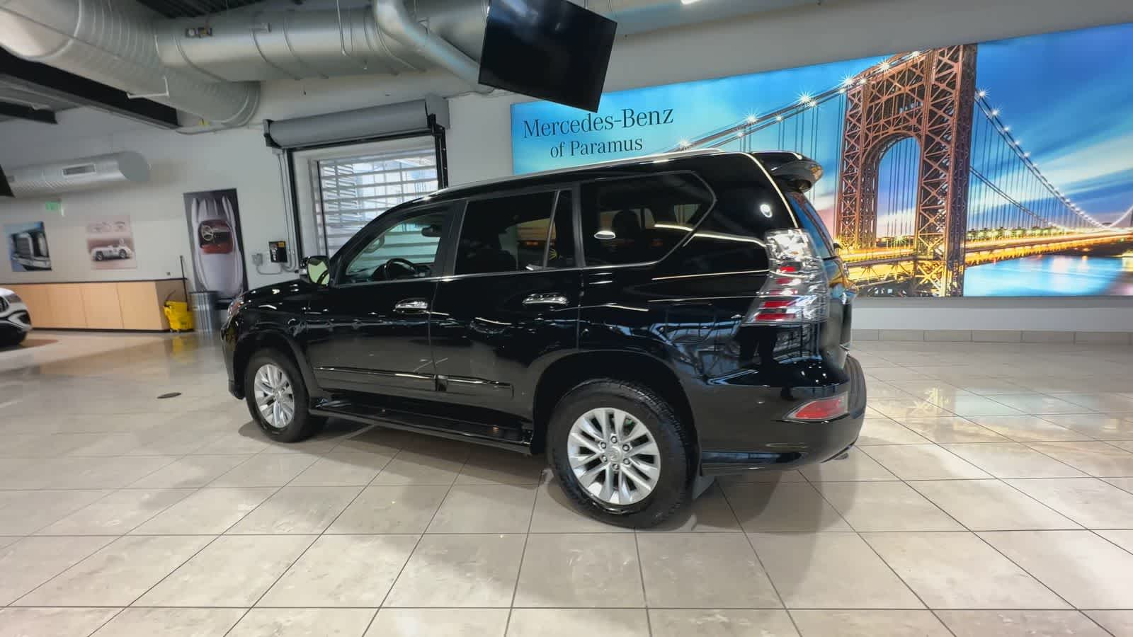 Thumbnail: 2016 Lexus GX - 8