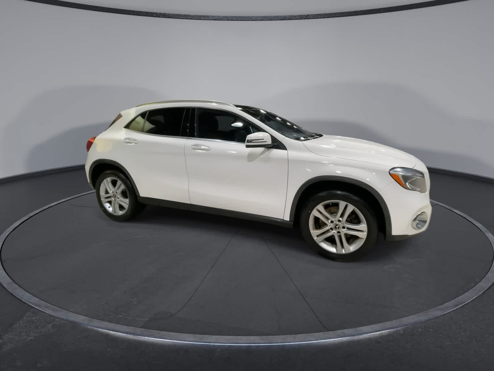 Thumbnail: 2018 Mercedes-Benz GLA - 2