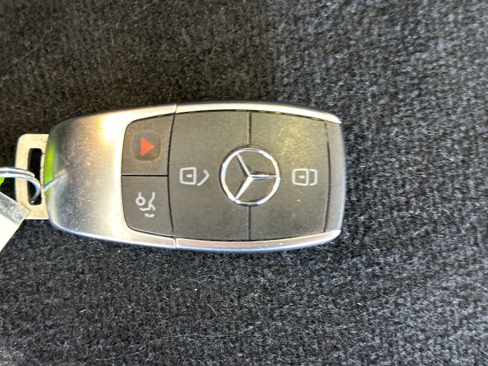 Thumbnail: 2022 Mercedes-Benz GLC - 32