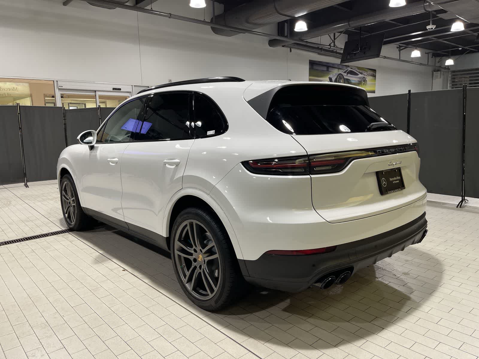 Thumbnail: 2023 Porsche Cayenne - 16