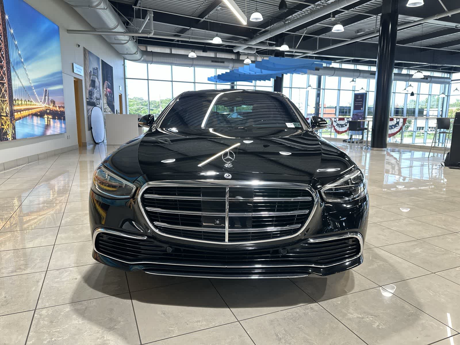 Thumbnail: 2024 Mercedes-Benz S-Class - 18