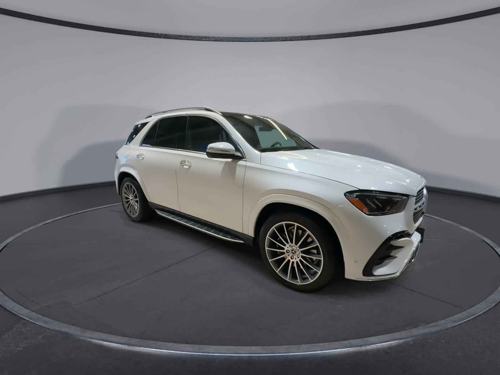 Thumbnail: 2026 Mercedes-Benz GLE - 2
