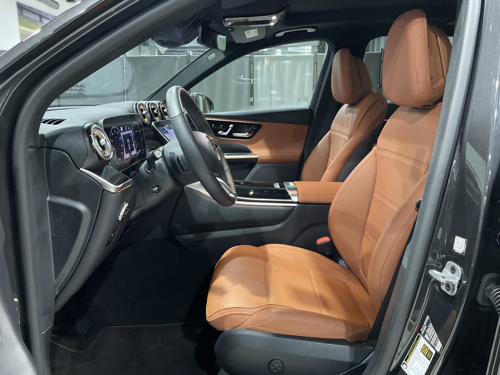 Thumbnail: 2025 Mercedes-Benz GLC - 14