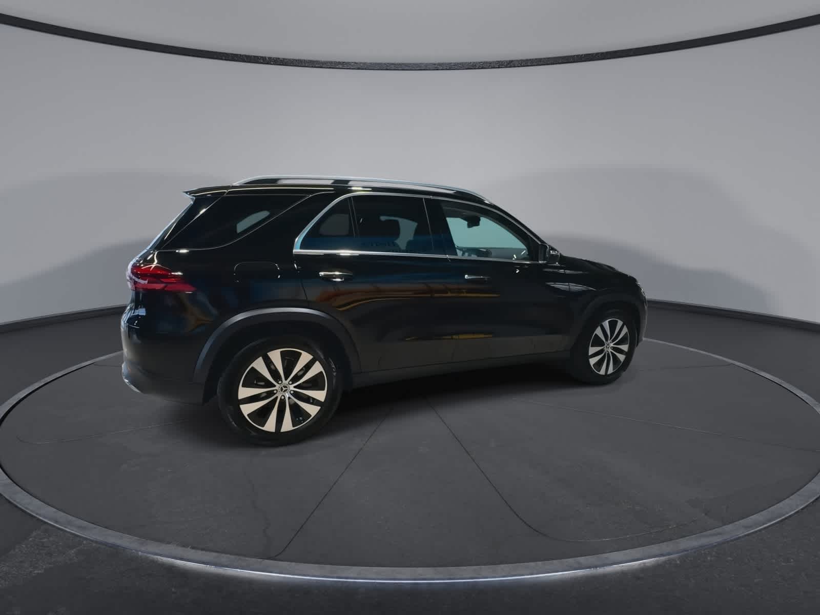 Thumbnail: 2026 Mercedes-Benz GLE - 12