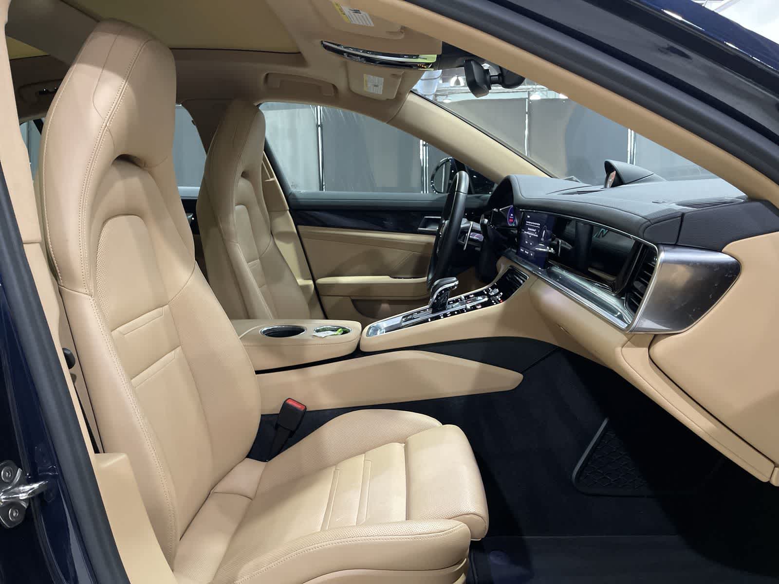 Thumbnail: 2022 Porsche Panamera - 26