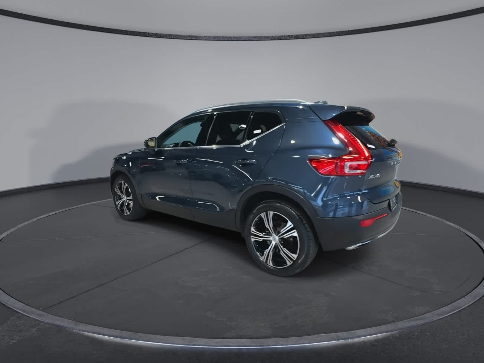 Thumbnail: 2020 Volvo XC40 - 8