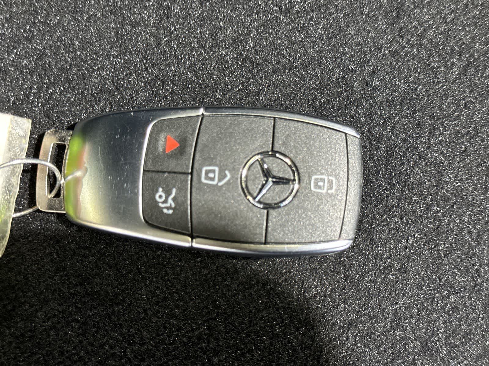 Thumbnail: 2025 Mercedes-Benz GLB - 32