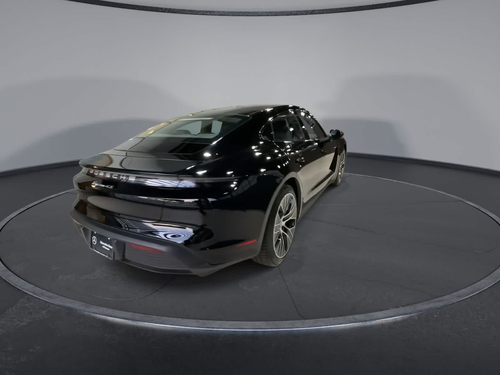 Thumbnail: 2021 Porsche Taycan - 11