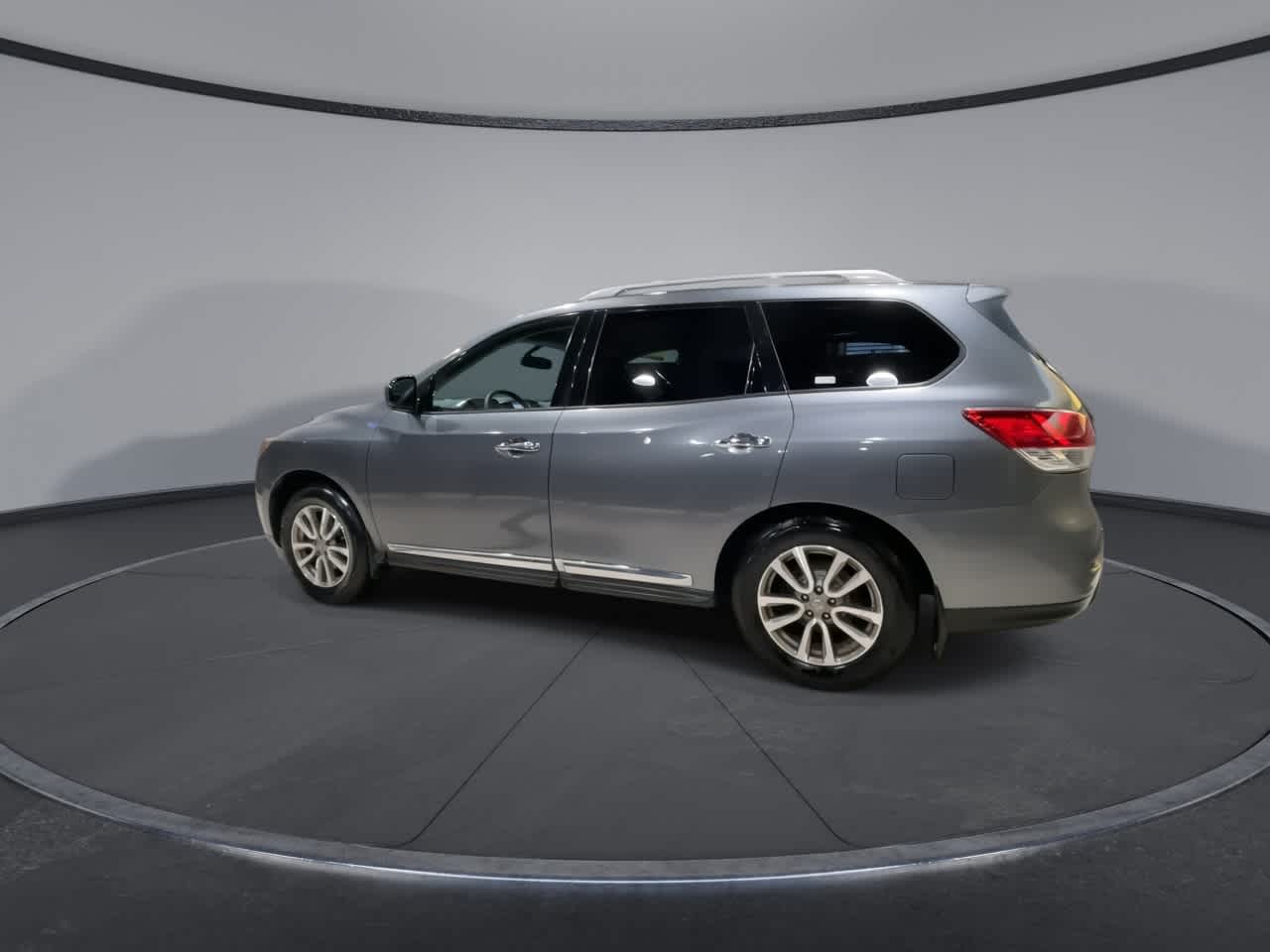 Thumbnail: 2015 Nissan Pathfinder - 8