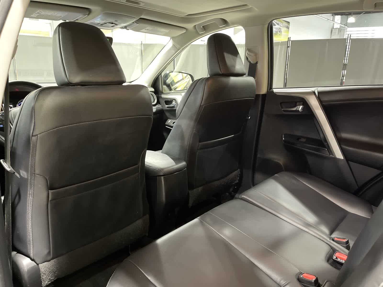 Thumbnail: 2016 Toyota RAV4 - 24