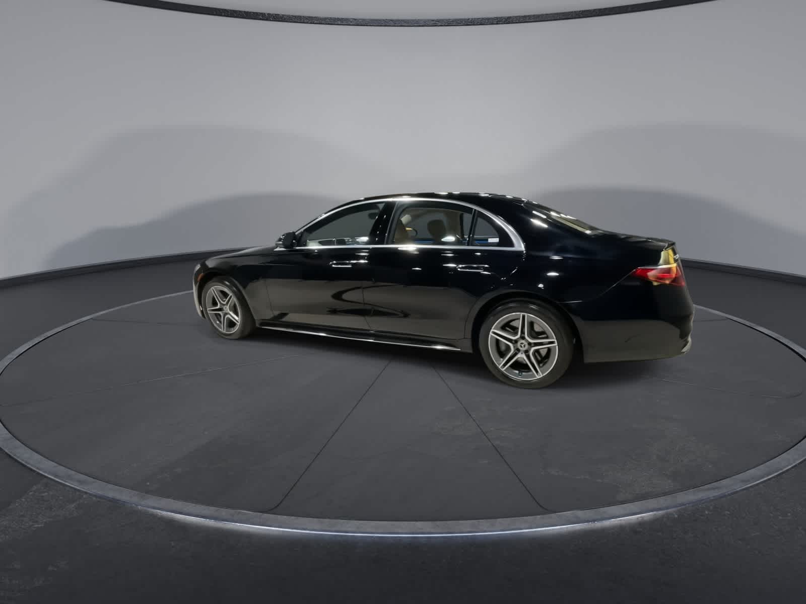 Thumbnail: 2022 Mercedes-Benz S-Class - 8