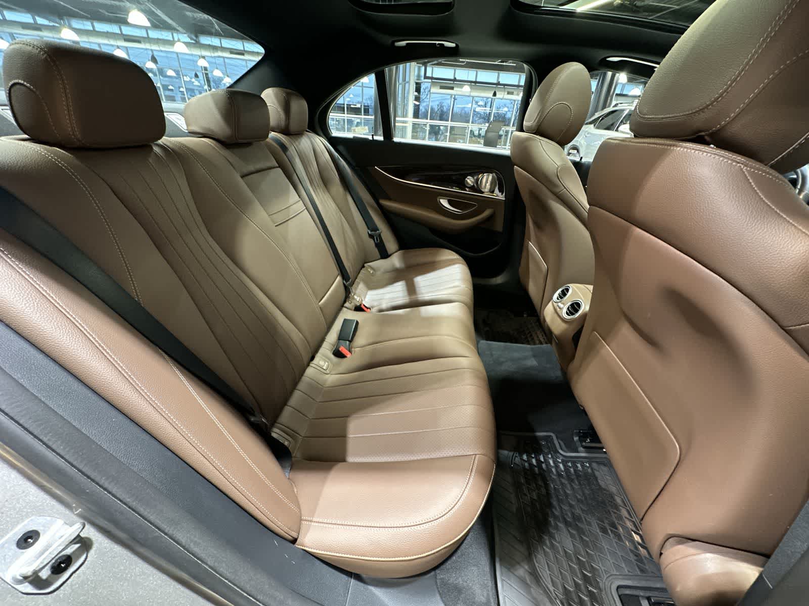 Thumbnail: 2022 Mercedes-Benz E-Class - 25