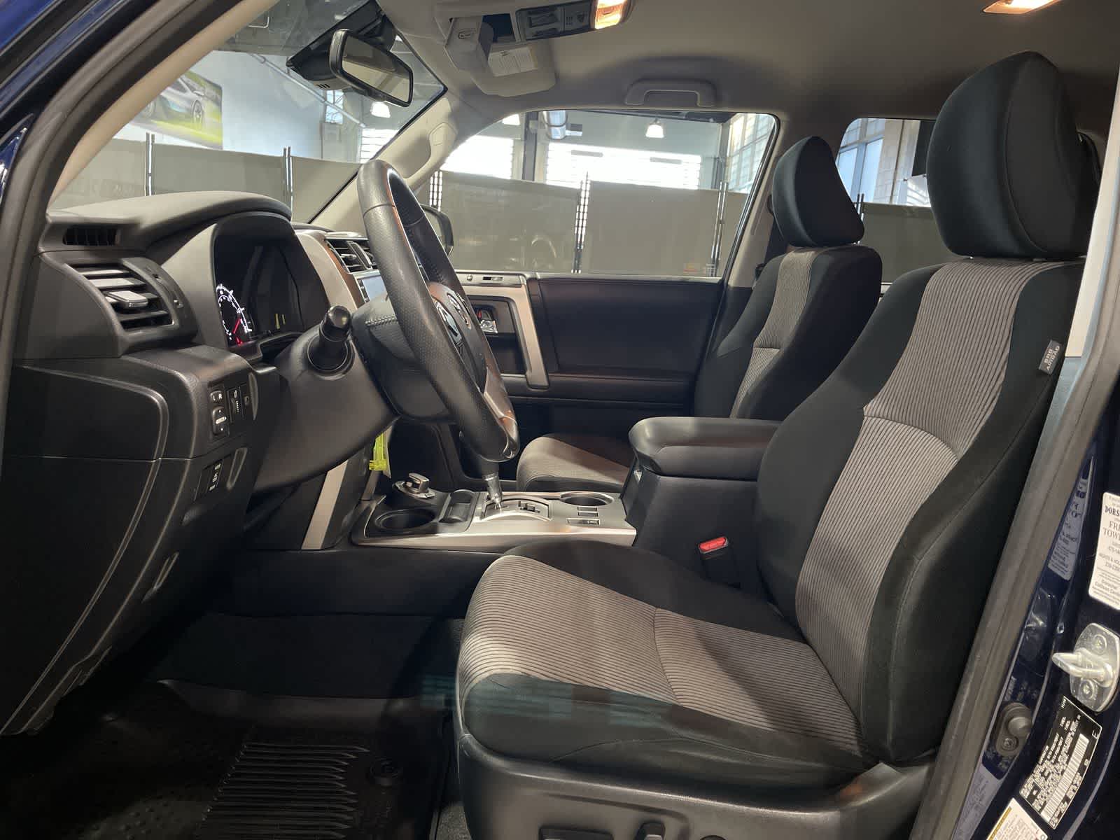 Thumbnail: 2020 Toyota 4Runner - 23