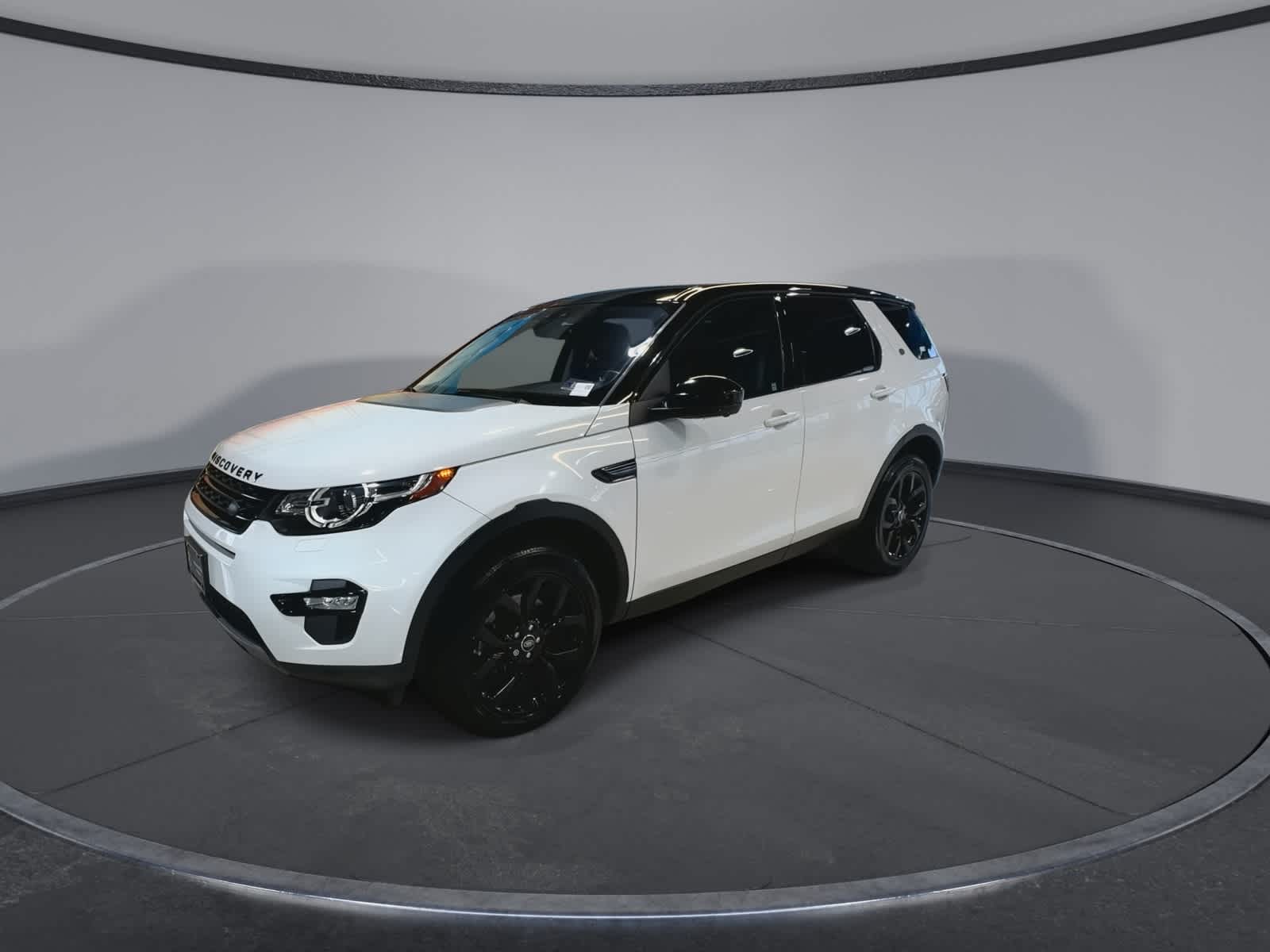 Thumbnail: 2017 Land Rover Discovery Sport - 5