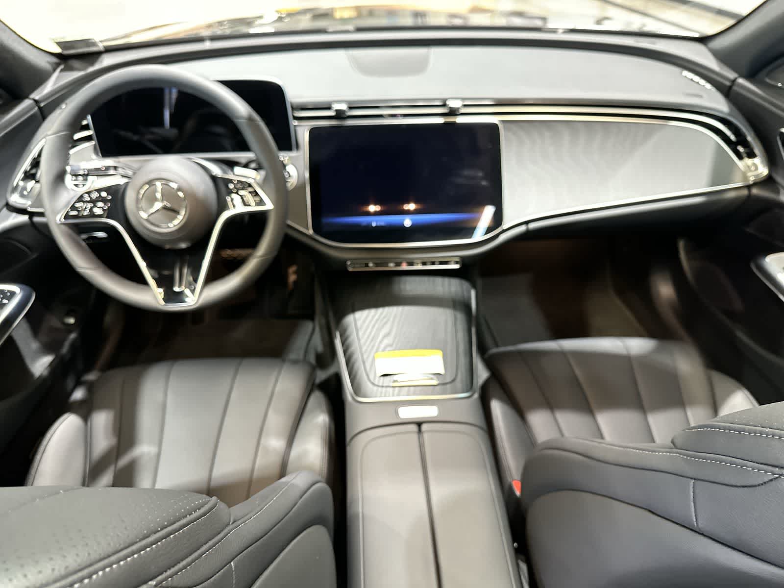 Thumbnail: 2025 Mercedes-Benz E-Class - 22