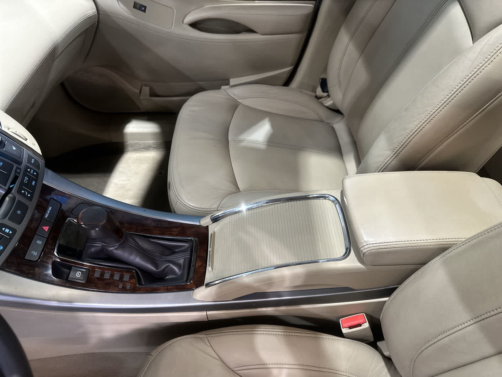 Thumbnail: 2010 Buick LaCrosse - 28