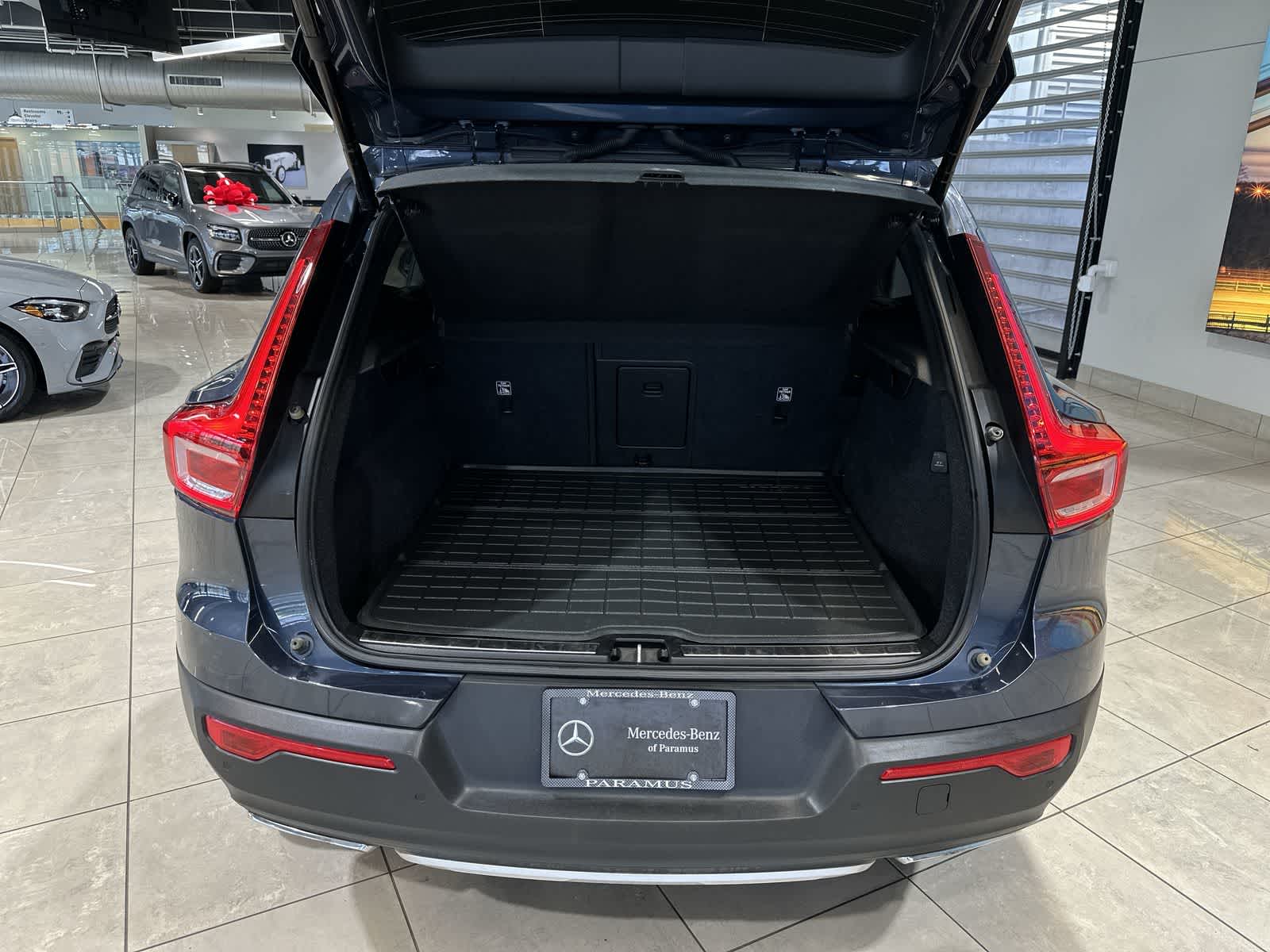 Thumbnail: 2020 Volvo XC40 - 31