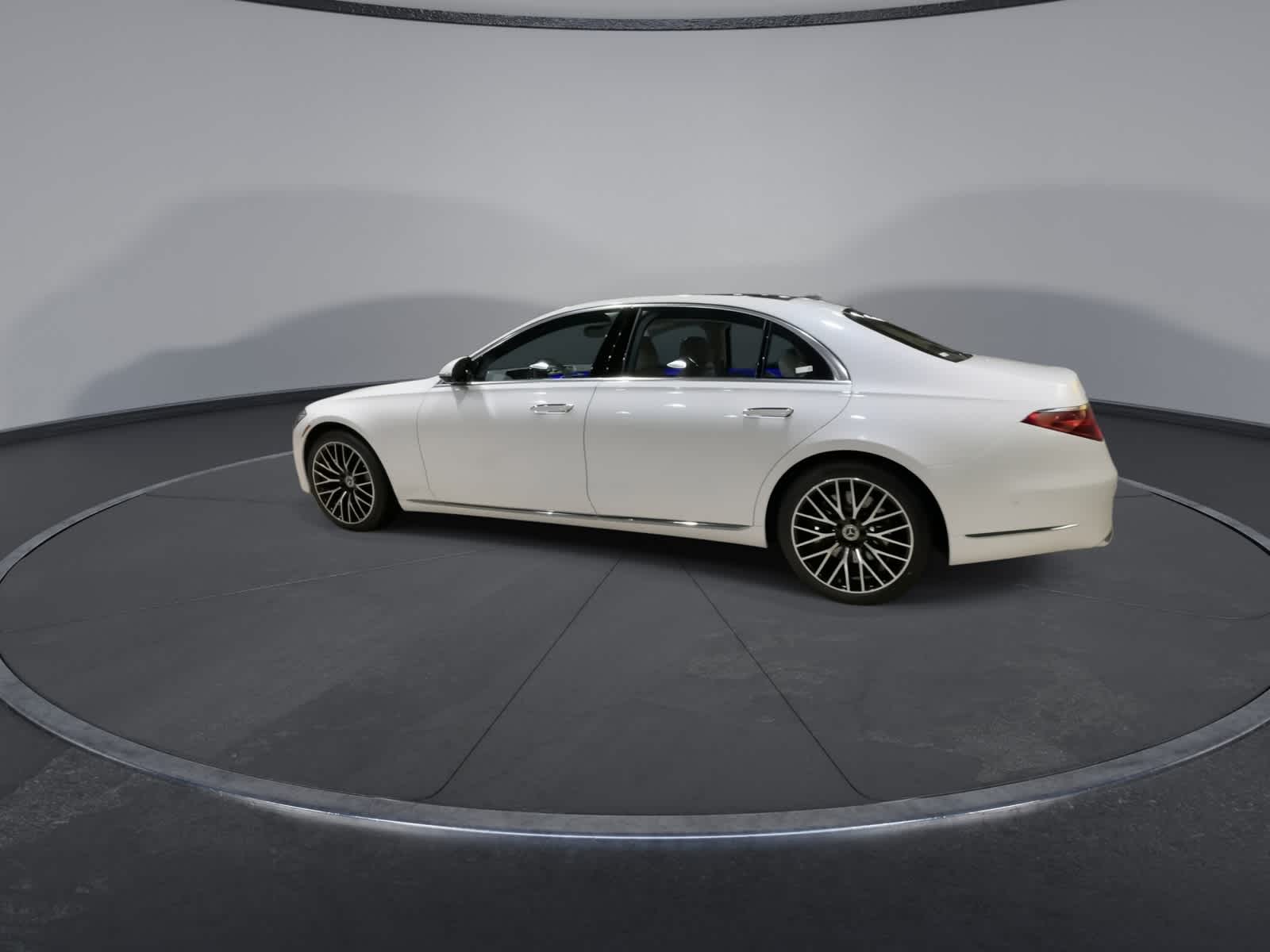 Thumbnail: 2024 Mercedes-Benz S-Class - 8