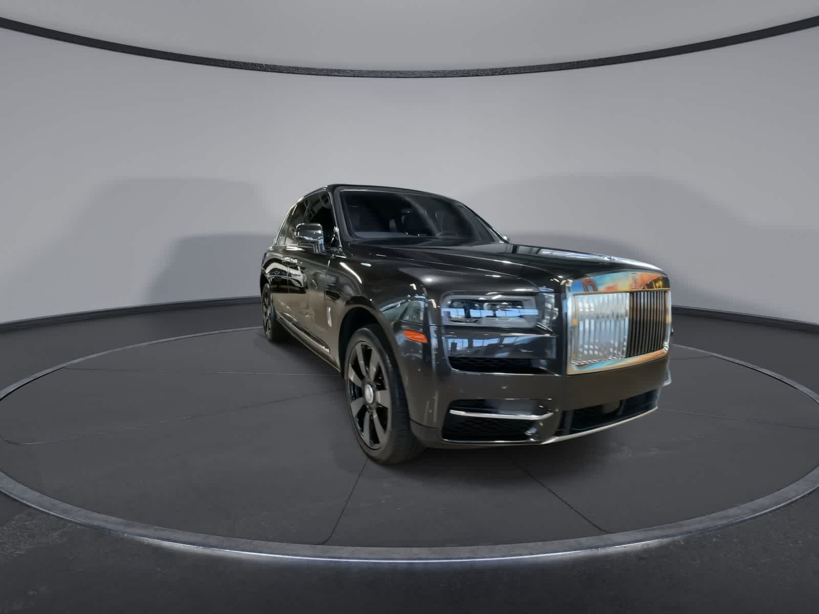 Thumbnail: 2019 Rolls-Royce Cullinan - 3