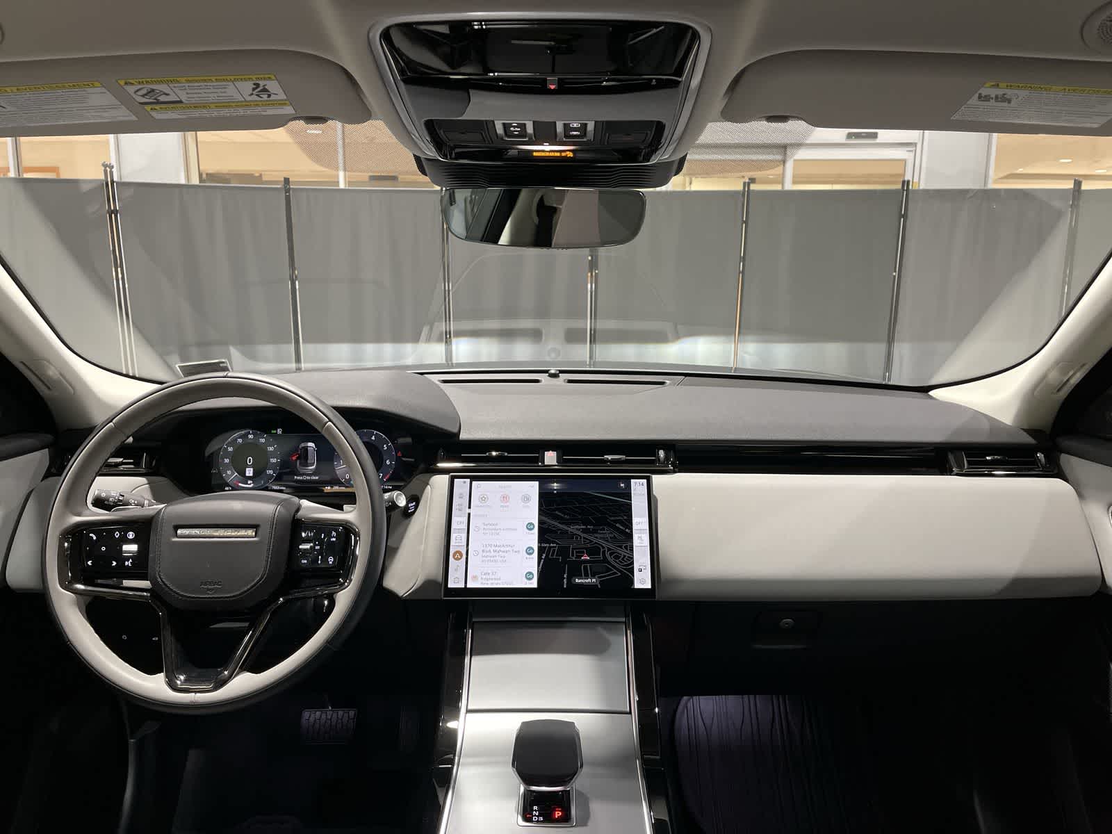 Thumbnail: 2025 Land Rover Range Rover Velar - 22