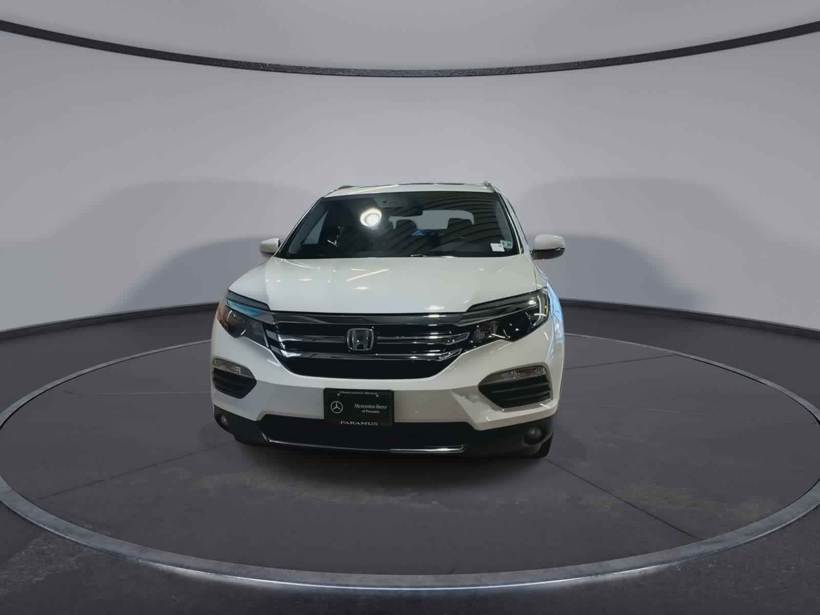 Thumbnail: 2017 Honda Pilot - 4