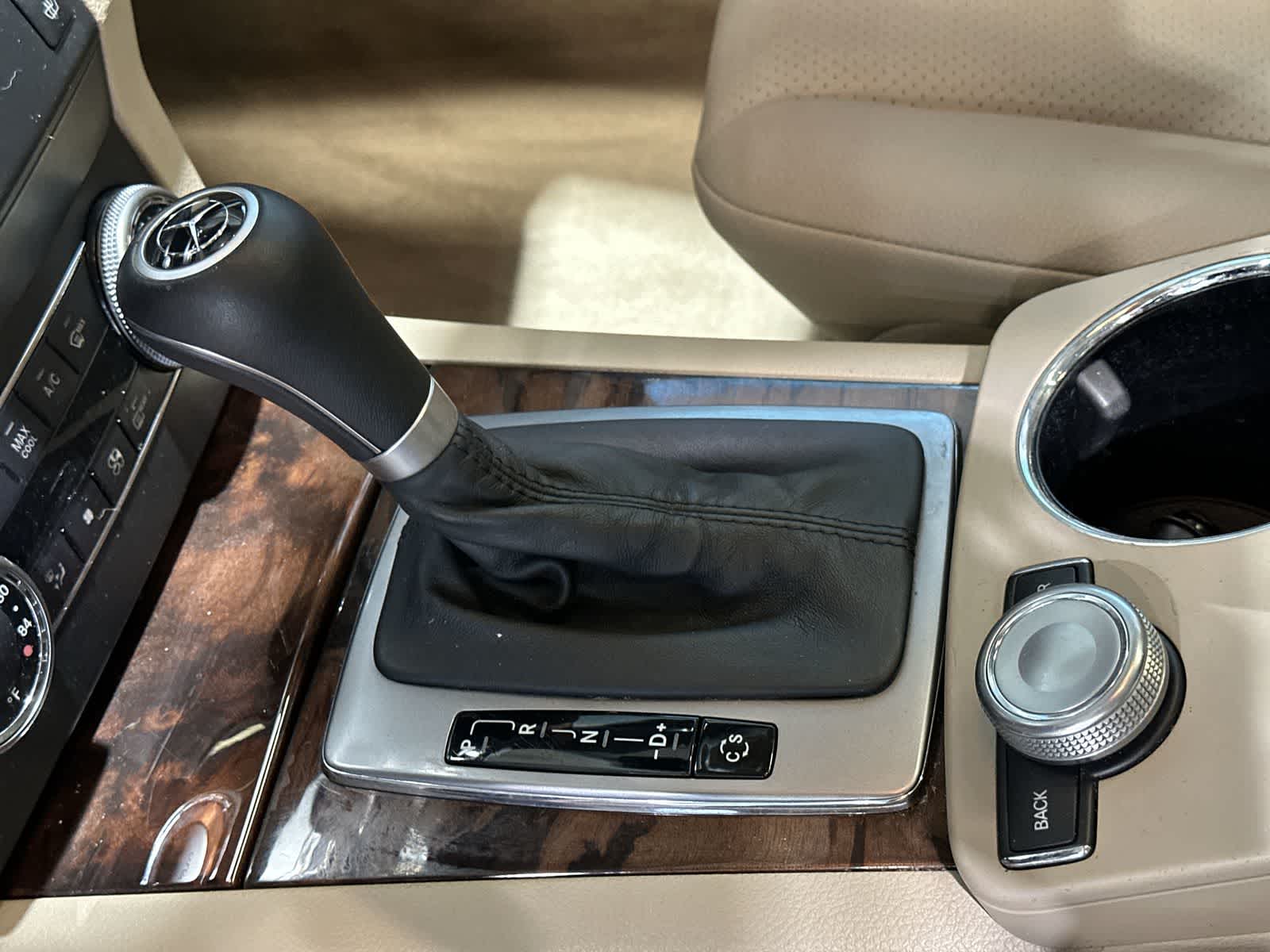 Thumbnail: 2010 Mercedes-Benz GLK - 29