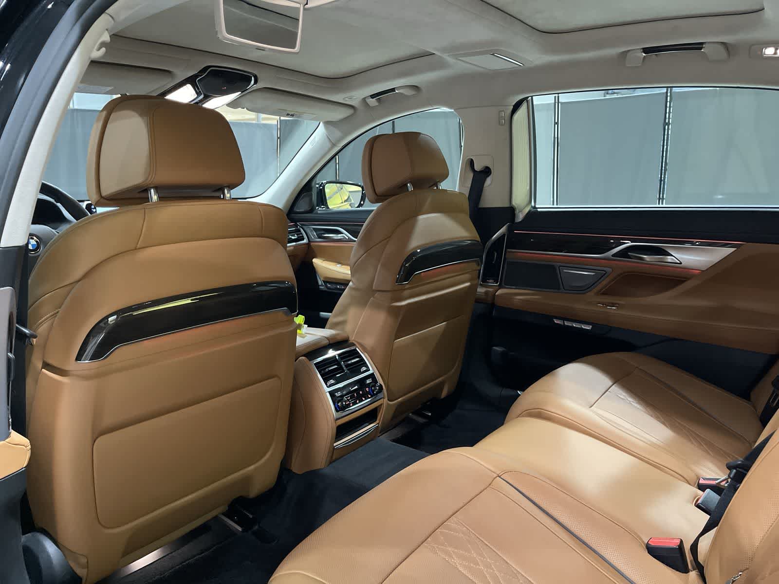 Thumbnail: 2016 BMW 7 Series - 24