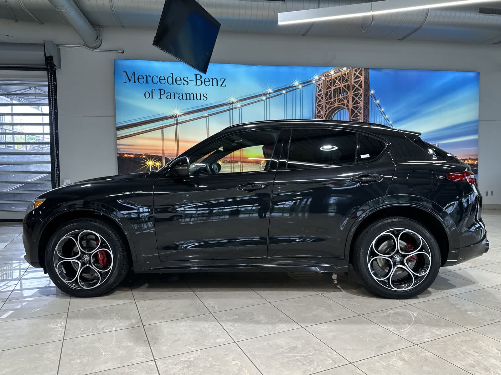Thumbnail: 2022 Alfa Romeo Stelvio - 15