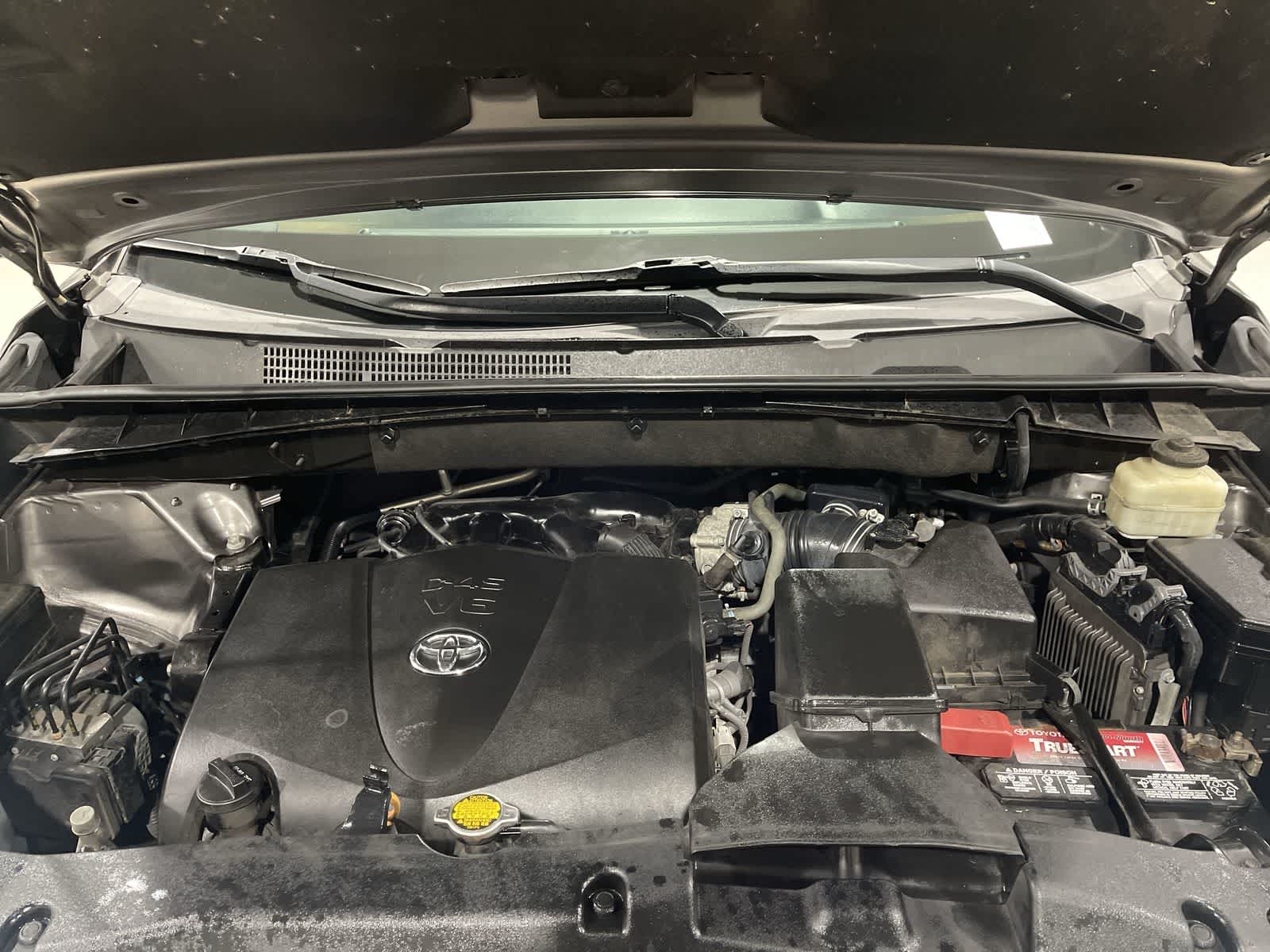 Thumbnail: 2017 Toyota Highlander - 21