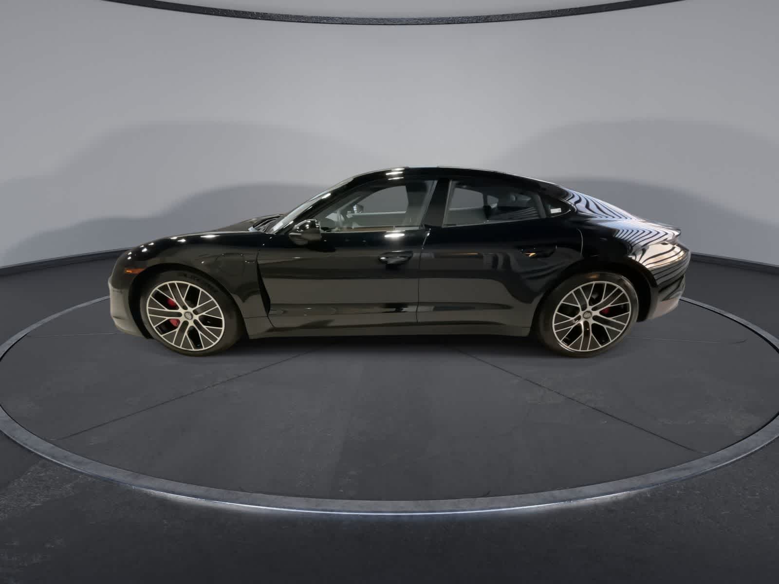 Thumbnail: 2021 Porsche Taycan - 7