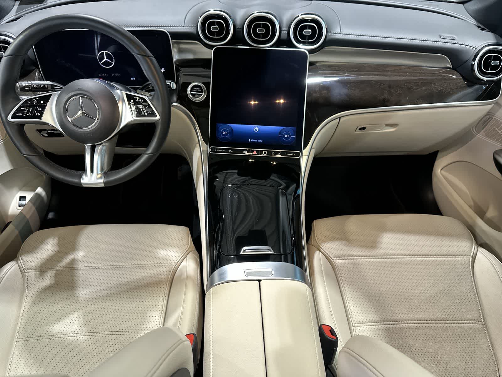 Thumbnail: 2023 Mercedes-Benz GLC - 22