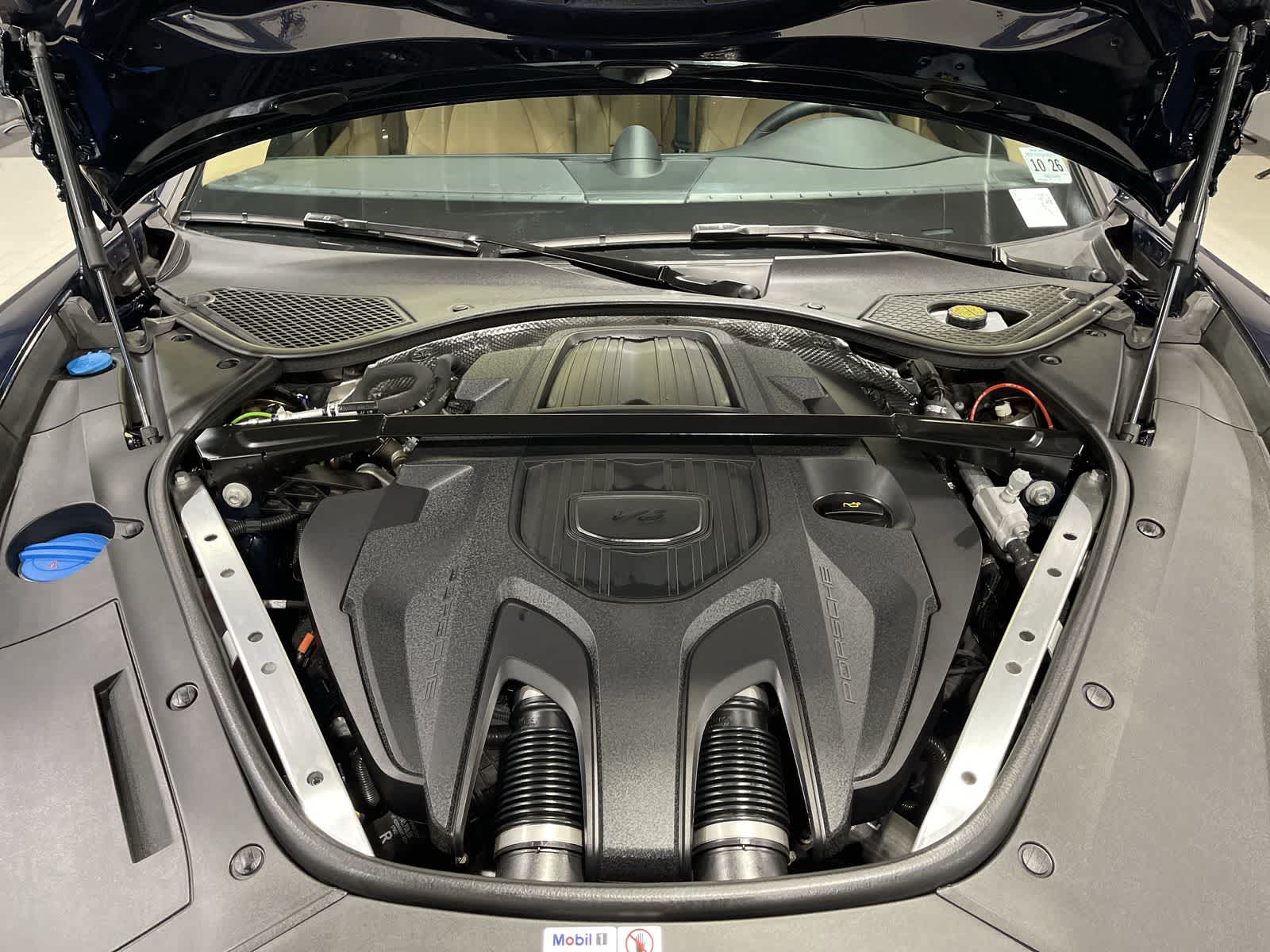 Thumbnail: 2022 Porsche Panamera - 21