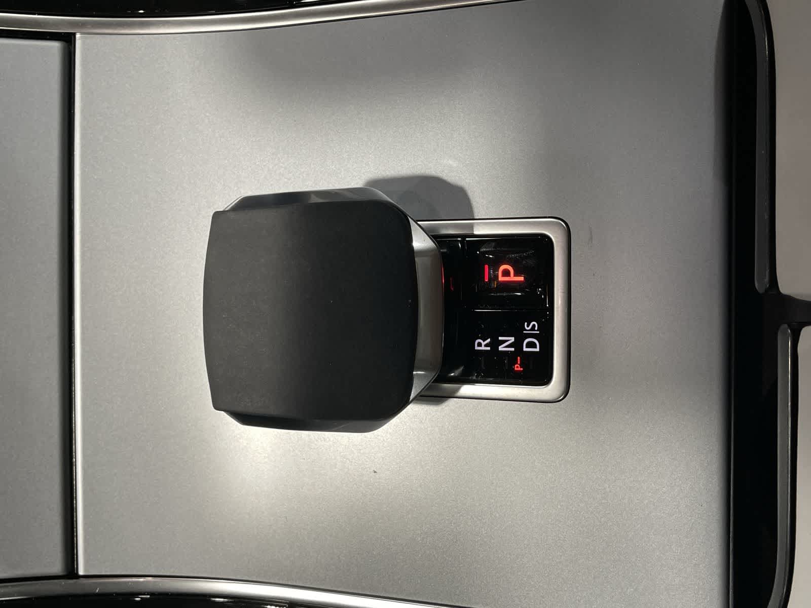 Thumbnail: 2025 Land Rover Range Rover Velar - 29